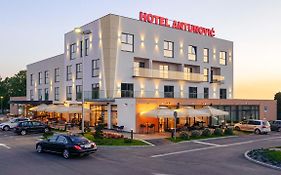 Antunović Hotel East